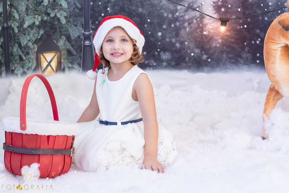 Sarah no seu ensaio de natal!
Sessão de natal com 4 cenários e roupas inclusas! Fotógrafo em Londrina especializado em ensaios de bebês e crianças!
Momento registrado pela fotógrafa Giscellayne | Gy fotografia.