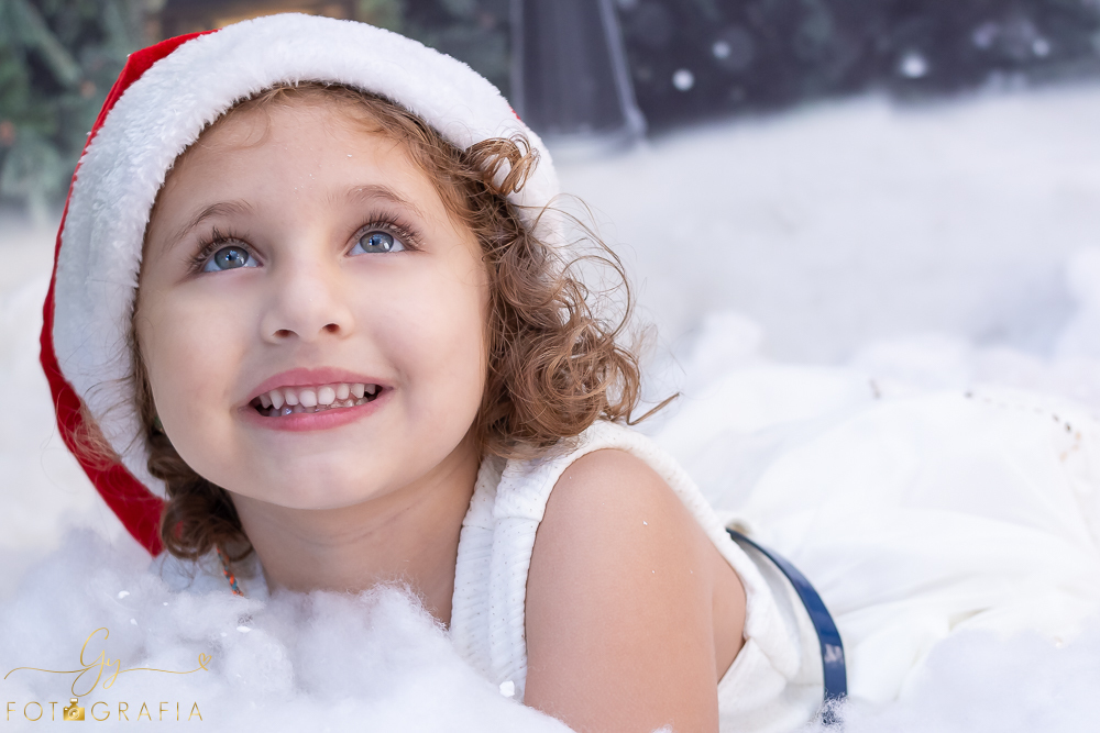 Sarah no seu ensaio de natal!
Sessão de natal com 4 cenários e roupas inclusas! Fotógrafo em Londrina especializado em ensaios de bebês e crianças!
Momento registrado pela fotógrafa Giscellayne | Gy fotografia.
