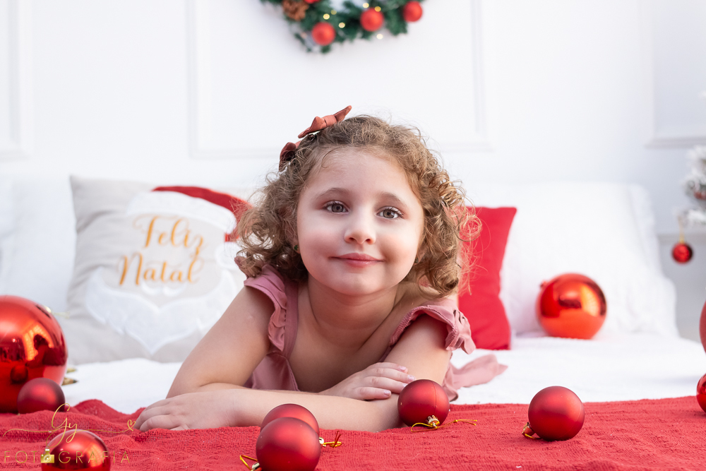 Sarah no seu ensaio de natal!
Sessão de natal com 4 cenários e roupas inclusas! Fotógrafo em Londrina especializado em ensaios de bebês e crianças!
Momento registrado pela fotógrafa Giscellayne | Gy fotografia.