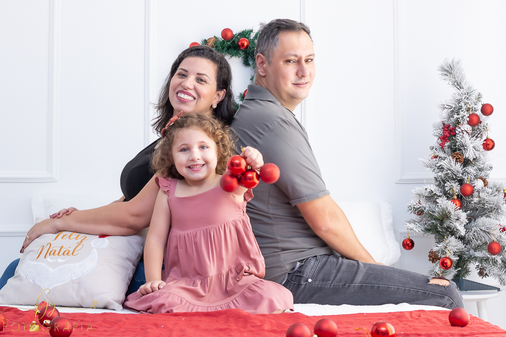 Sarah no seu ensaio de natal!
Sessão de natal com 4 cenários e roupas inclusas! Fotógrafo em Londrina especializado em ensaios de bebês e crianças!
Momento registrado pela fotógrafa Giscellayne | Gy fotografia.