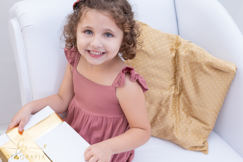 Sarah no seu ensaio de natal!
Sessão de natal com 4 cenários e roupas inclusas! Fotógrafo em Londrina especializado em ensaios de bebês e crianças!
Momento registrado pela fotógrafa Giscellayne | Gy fotografia.
