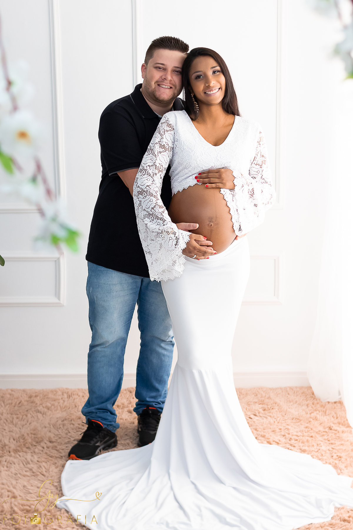 Kawane e seu ensaio de gestante no estúdio. cenário quarto. Fotografo em Londrina especializado em ensaios de gestantes, bebês e crianças. Momento registrado pela fotógrafa Giscellayne - Gy fotografia