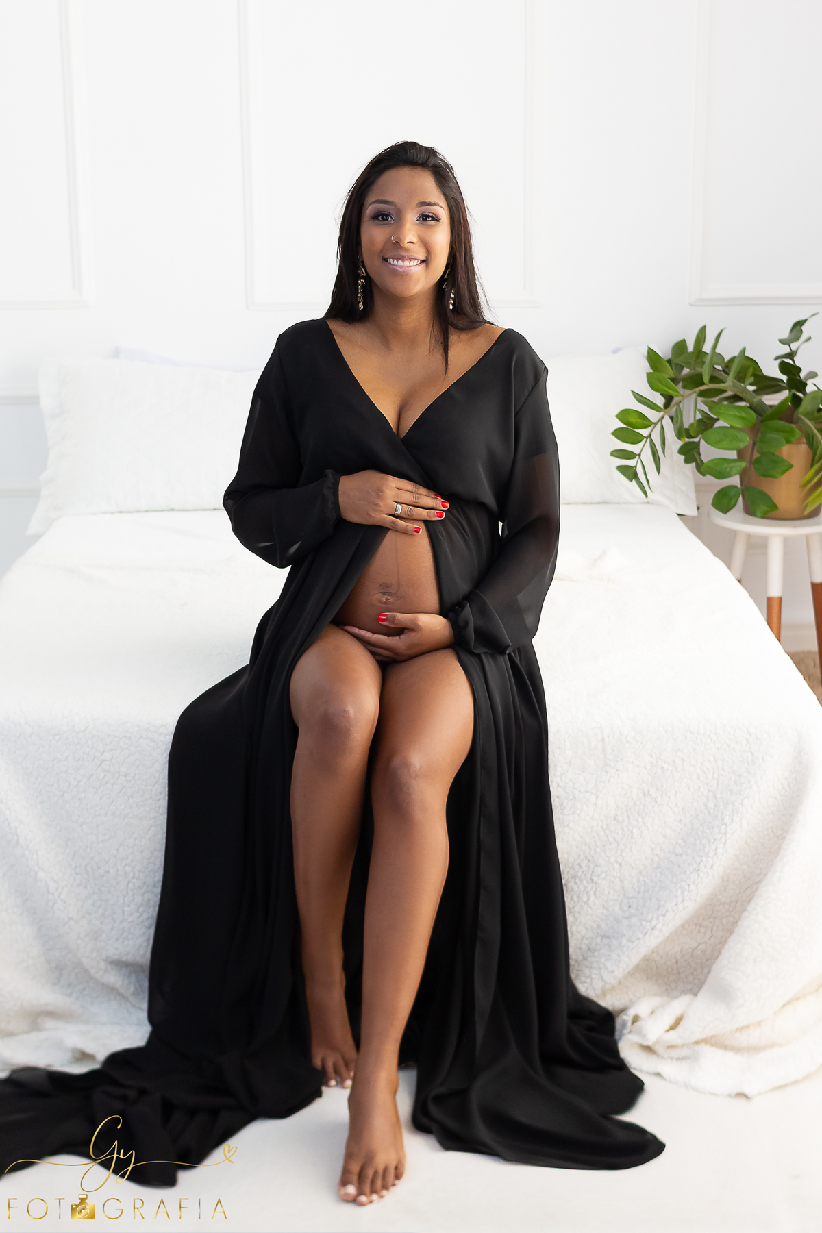 Kawane e seu ensaio de gestante no estúdio. cenário quarto. Fotografo em Londrina especializado em ensaios de gestantes, bebês e crianças. Momento registrado pela fotógrafa Giscellayne - Gy fotografia