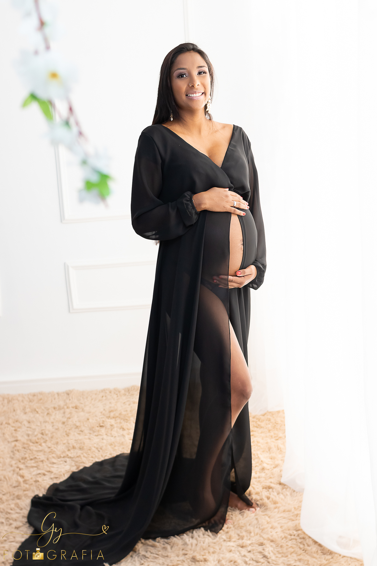 Kawane e seu ensaio de gestante no estúdio. cenário quarto. Fotografo em Londrina especializado em ensaios de gestantes, bebês e crianças. Momento registrado pela fotógrafa Giscellayne - Gy fotografia