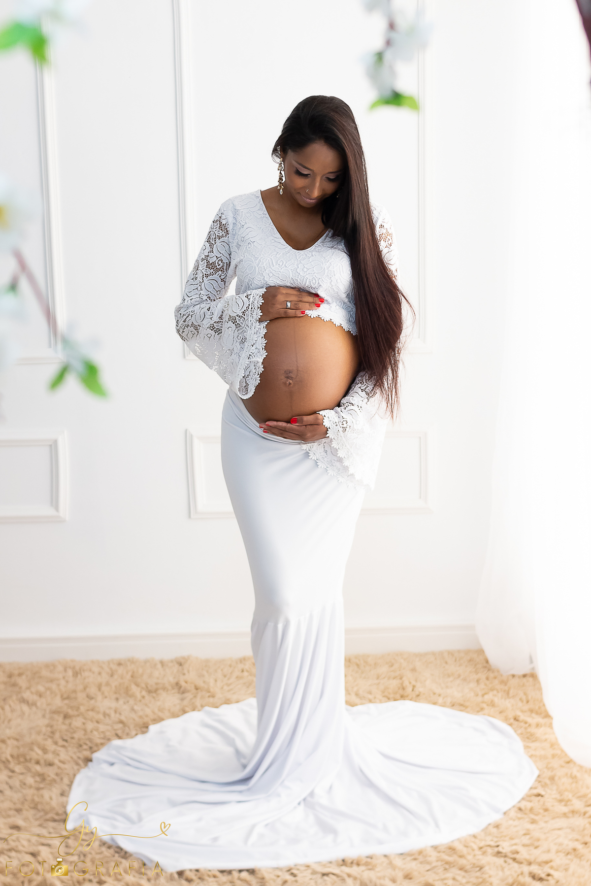 Kawane e seu ensaio de gestante no estúdio. cenário quarto. Fotografo em Londrina especializado em ensaios de gestantes, bebês e crianças. Momento registrado pela fotógrafa Giscellayne - Gy fotografia