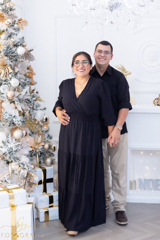 Ensaio de natal com pets! Cachorro!
Sessão de natal com 4 cenários e roupas inclusas! Fotógrafo em Londrina especializado em ensaios de bebês e crianças!
Momento registrado pela fotógrafa Giscellayne | Gy fotografia.