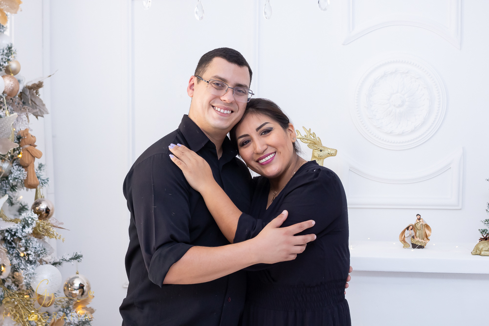 Ensaio de natal com pets! Cachorro!
Sessão de natal com 4 cenários e roupas inclusas! Fotógrafo em Londrina especializado em ensaios de bebês e crianças!
Momento registrado pela fotógrafa Giscellayne | Gy fotografia.