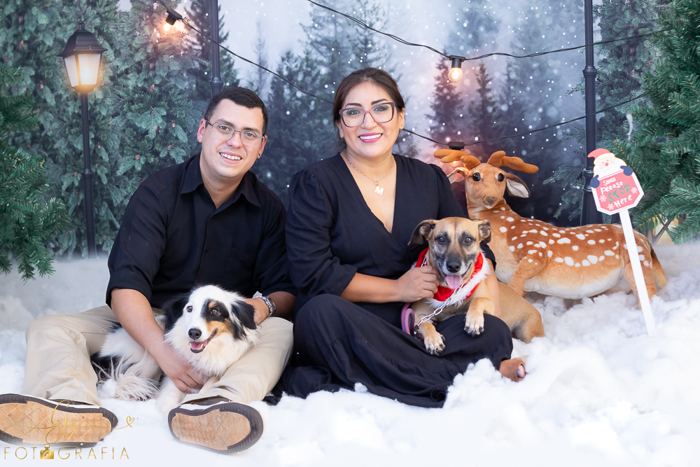 Ensaio de natal com pets! Cachorro!
Sessão de natal com 4 cenários e roupas inclusas! Fotógrafo em Londrina especializado em ensaios de bebês e crianças!
Momento registrado pela fotógrafa Giscellayne | Gy fotografia.