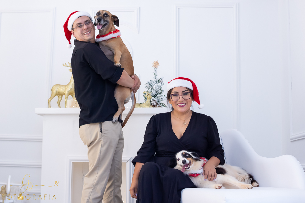 Ensaio de natal com pets! Cachorro!
Sessão de natal com 4 cenários e roupas inclusas! Fotógrafo em Londrina especializado em ensaios de bebês e crianças!
Momento registrado pela fotógrafa Giscellayne | Gy fotografia.