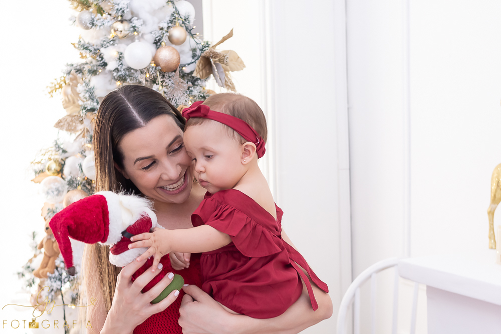 Fotógrafo em Londrina especializado em ensaios de bebês e crianças. Momento registrado pela fotógrafa Giscellayne | Gy fotografia.