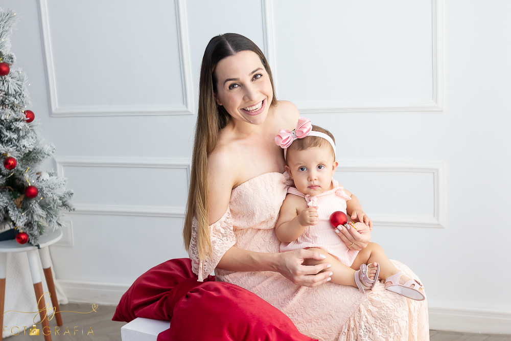 Fotógrafo em Londrina especializado em ensaios de bebês e crianças. Momento registrado pela fotógrafa Giscellayne | Gy fotografia.