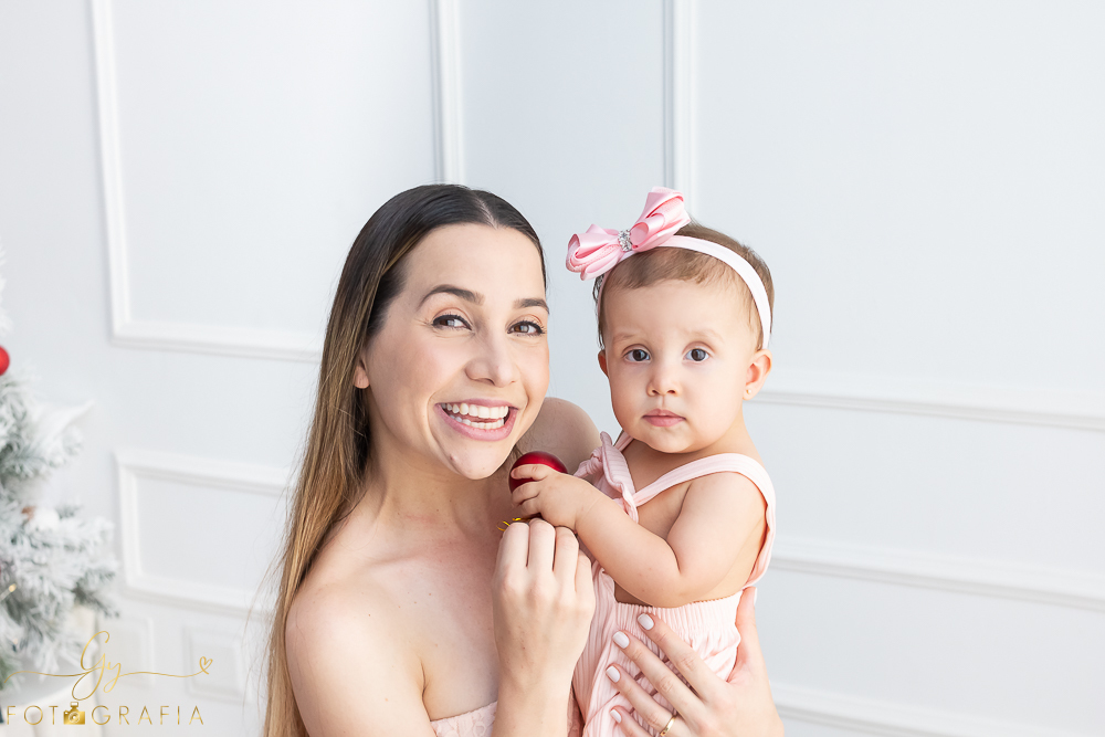 Fotógrafo em Londrina especializado em ensaios de bebês e crianças. Momento registrado pela fotógrafa Giscellayne | Gy fotografia.