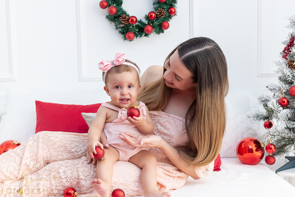 Fotógrafo em Londrina especializado em ensaios de bebês e crianças. Momento registrado pela fotógrafa Giscellayne | Gy fotografia.