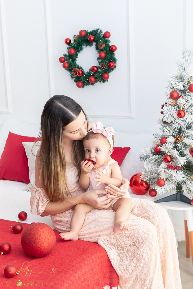 Fotógrafo em Londrina especializado em ensaios de bebês e crianças. Momento registrado pela fotógrafa Giscellayne | Gy fotografia.