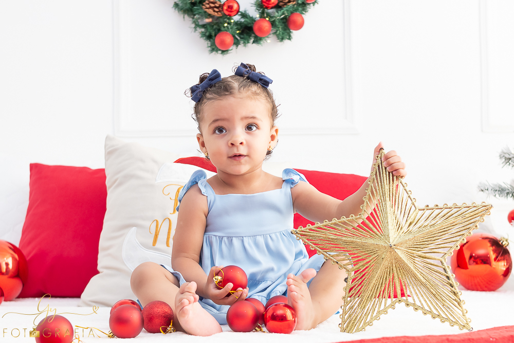 Mini ensaio de natal em Londrina!
Sessão com bebê de 1 ano! 4 cenários, fotos em estúdio.
Fotógrafo em Londrina especializado em ensaios de bebês e crianças. Momento registrado pela fotógrafa Giscellayne | Gy fotografia.
