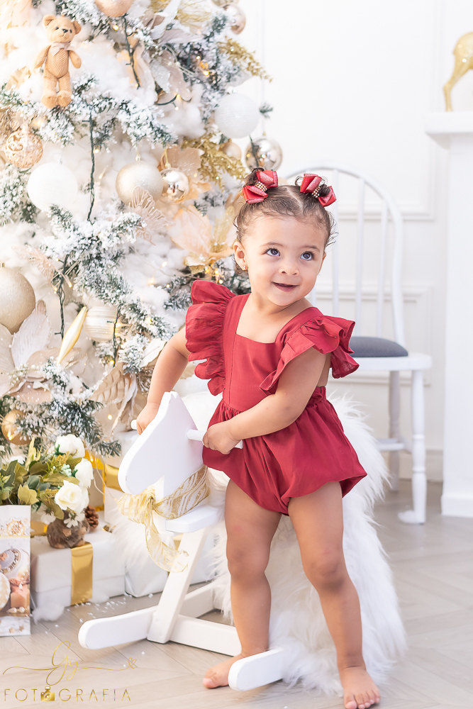 Mini ensaio de natal em Londrina!
Sessão com bebê de 1 ano! 4 cenários, fotos em estúdio.
Fotógrafo em Londrina especializado em ensaios de bebês e crianças. Momento registrado pela fotógrafa Giscellayne | Gy fotografia.
