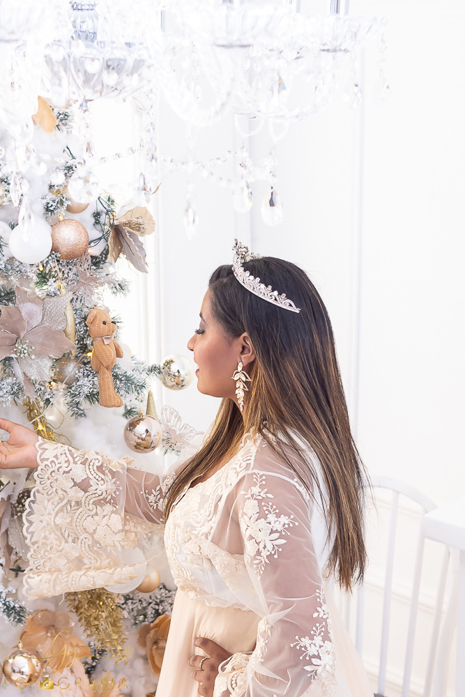 Ensaio pessoal, fotógrafo em londrina especialista em ensaios femininos. Ensaio de natal em estúdio. Momento registrado pela fotógrafa Giscellayne | Gy Fotografia. Fotógrafo em londrina.