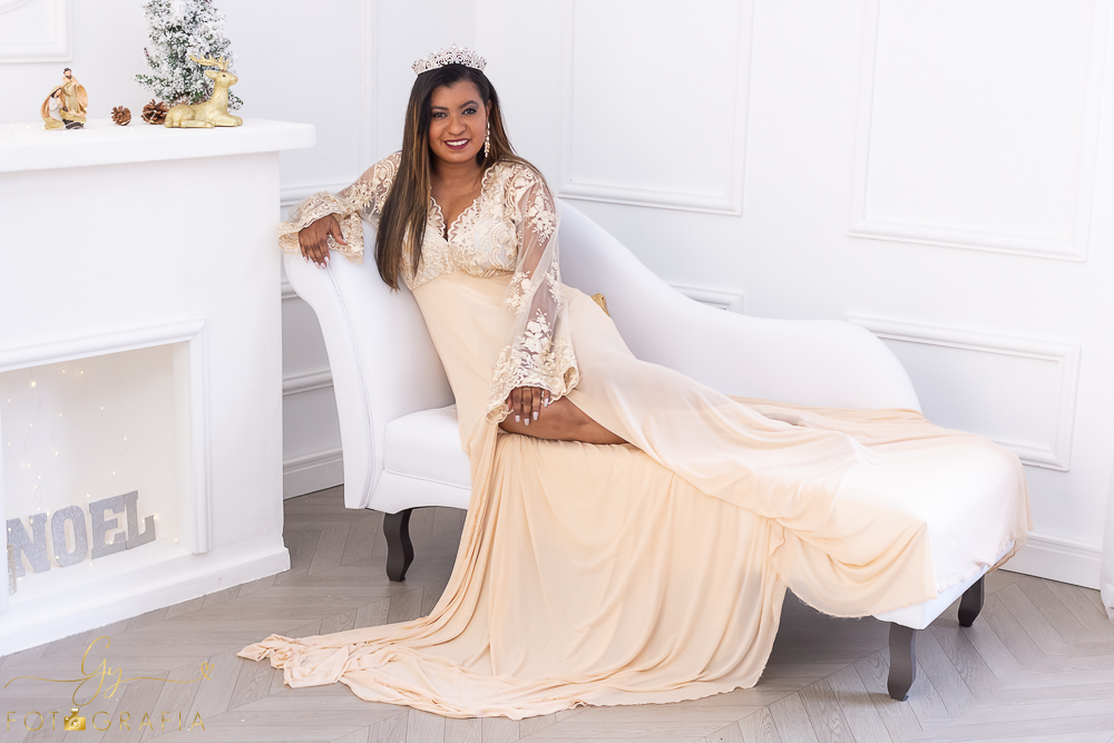Ensaio pessoal, fotógrafo em londrina especialista em ensaios femininos. Ensaio de natal em estúdio. Momento registrado pela fotógrafa Giscellayne | Gy Fotografia. Fotógrafo em londrina.
