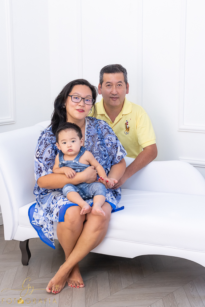 Ensaio de natal em estúdio. Fotógrafo em londrina especializado em ensaios de bebês e crianças. Momento registrado pela fotógrafa Giscellayne- Gy fotografia.