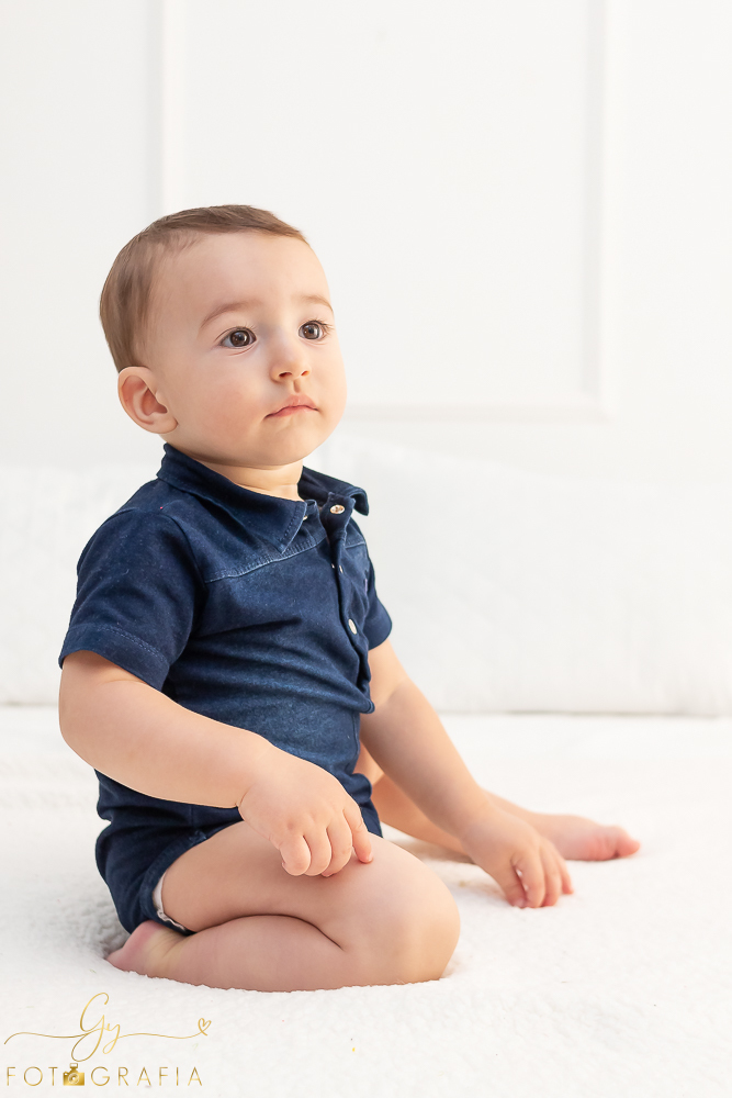 Ensaio ensaio smash the cake. Ensaio de fotos para comemorar o primeiro aniversário do bebê! Fotógrafo em londrina especializado em ensaios de bebês e crianças! Momento registrado pela fotógrafa Giscellayne - Gy Fotografia