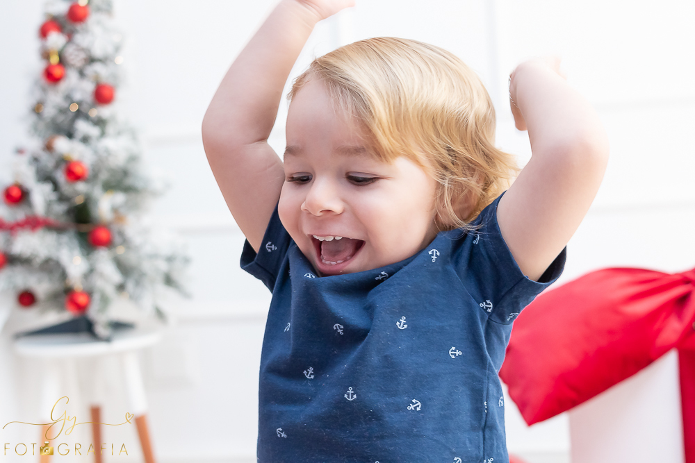 Fotógrafo em londrina especializado em ensaios de bebês e crianças. Momento registrado pela fotógrafa Giscellayne - Gy fotografia!