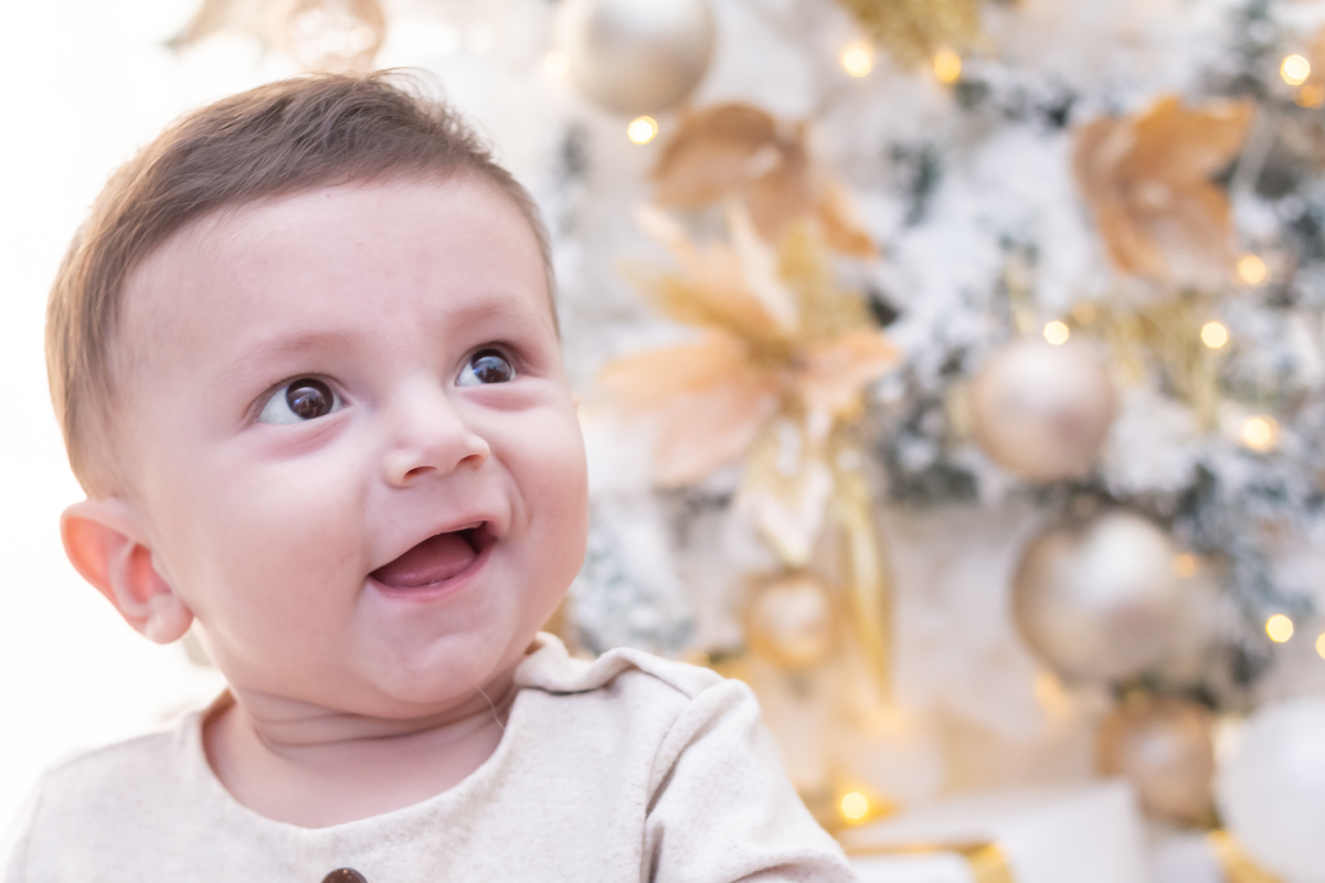 Ensaio de natal em estúdio. Fotógrafo em londrina especializado em ensaios de bebês e crianças! Momento registrado pela fotógrafa Giscellayne - Gy Fotografia 