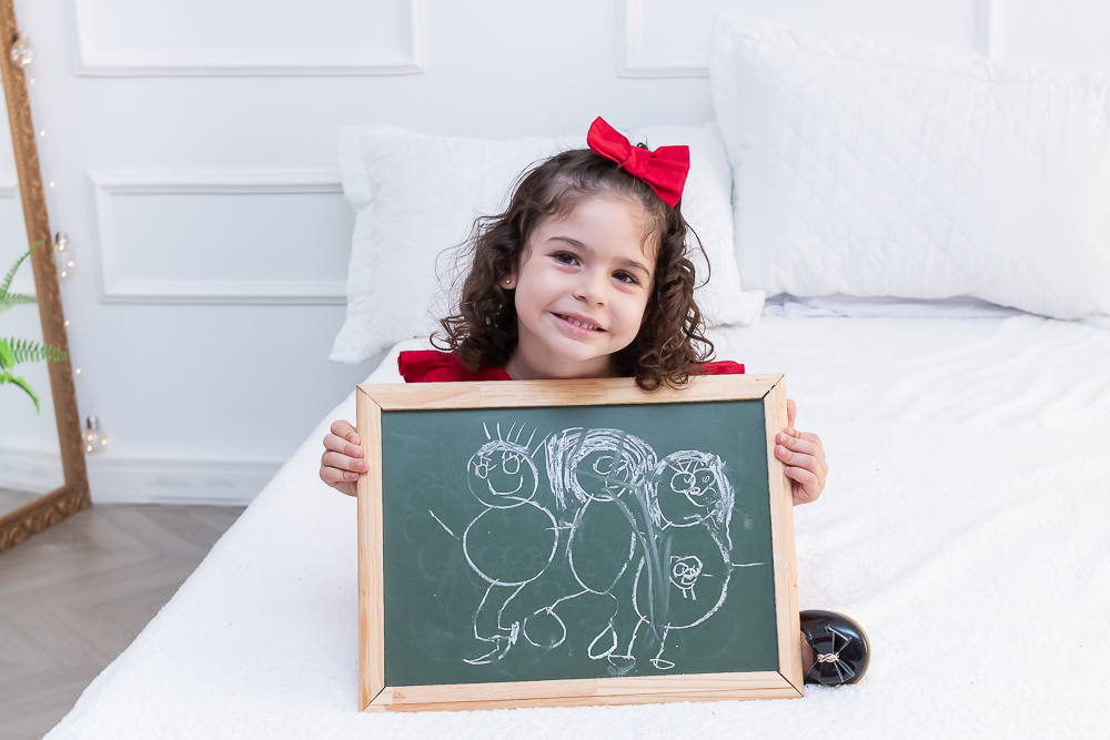 ensaio para anunciar a gravidez. fotografo em Londrina especializado em ensaios de gestantes e família. Momento registrado pela fotografa Giscellayne - Gy fotografia.