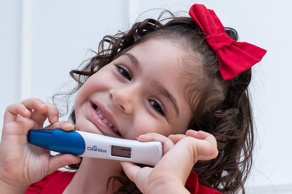 ensaio para anunciar a gravidez. fotografo em Londrina especializado em ensaios de gestantes e família. Momento registrado pela fotografa Giscellayne - Gy fotografia.