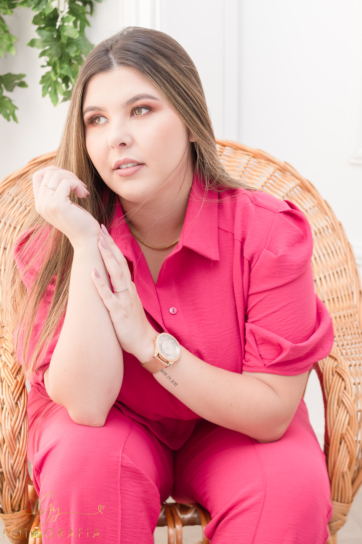 Ensaio corporativo, Gabriela, credibilidade e confiança para seu consumidor final. Fotografa em Londrina especializada em ensaios femininos. Fotografo em Londrina. Momento registrado pela fotografa Giscellayne - Gy fotografia