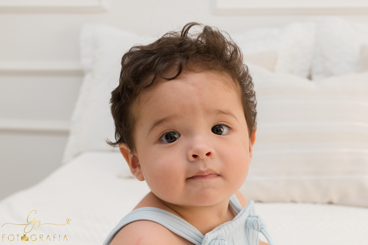 Smash the cake Léo, ensaio em estúdio. Fotógrafo em londrina especializado em ensaios de bebês e crianças. Momento registrado pela fotógrafa Giscellayne - Gy Fotografia 