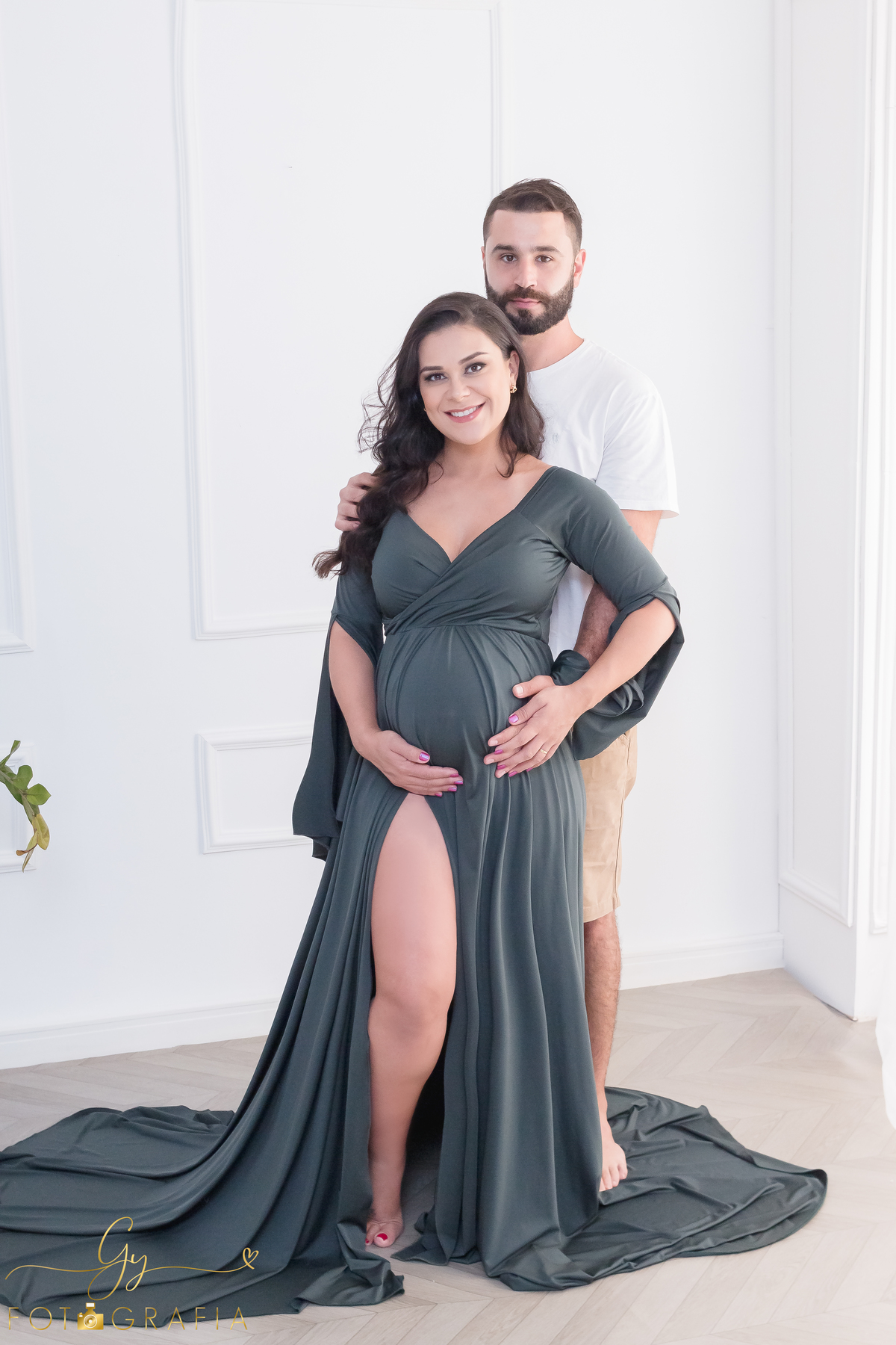 Ensaio de gestante da Ketlin. Fotógrafo em londrina especializado em ensaios gestantes. Momento registrado pela fotógrafa Giscellayne. Gy Fotografia.