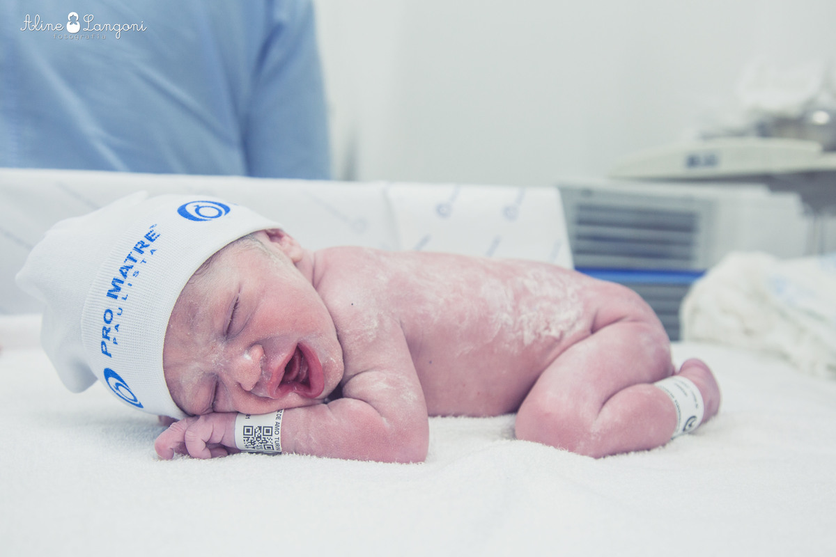 recém nascido na maternidade pro matre