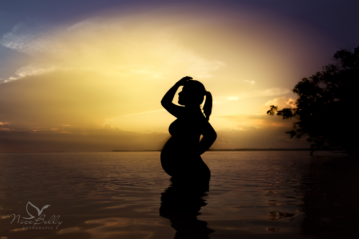 Ensaio de Gestante realizado com a Carla Goveia em Iranduba, na praia do açutuba por Marcos Lima 