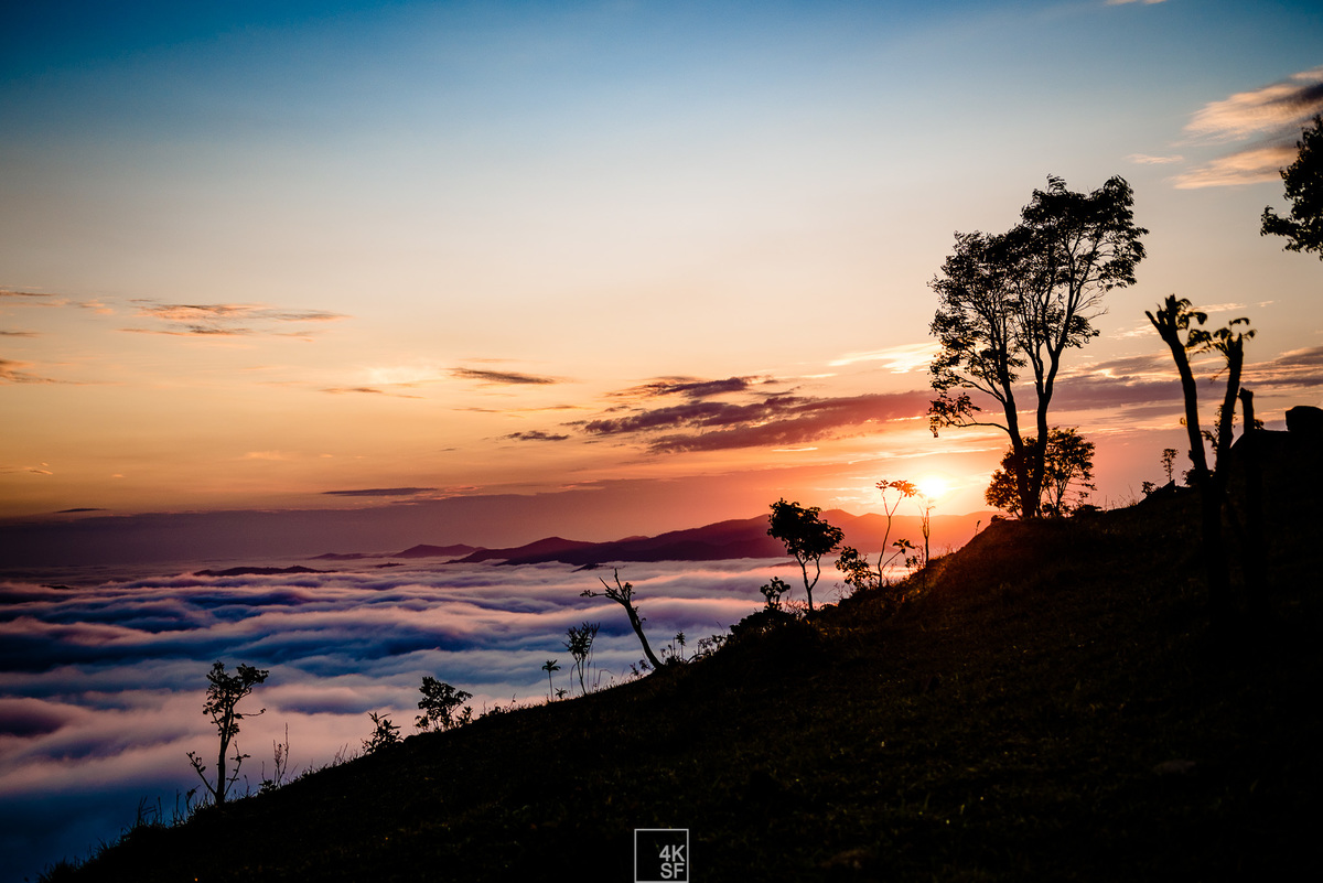 ensaio pré wedding criativo, pré wedding caveira, pre wedding skull, pre wedding diferetente, pre wedding mairiporã, pré wedding nas montanhas, pre wedding nas nuves, fotografo de casamento em sao paulo