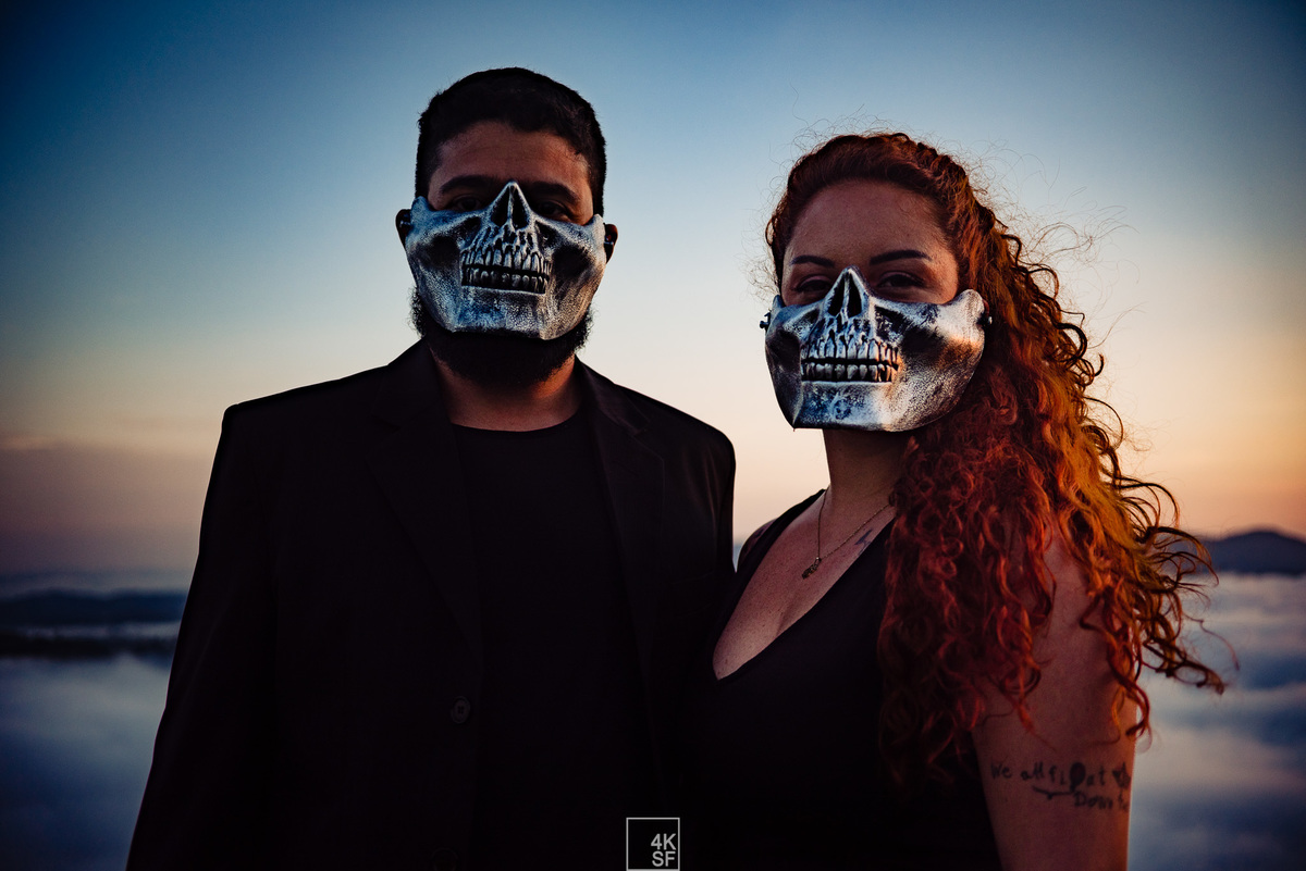 ensaio pré wedding criativo, pré wedding caveira, pre wedding skull, pre wedding diferetente, pre wedding mairiporã, pré wedding nas montanhas, pre wedding nas nuves, fotografo de casamento em sao paulo