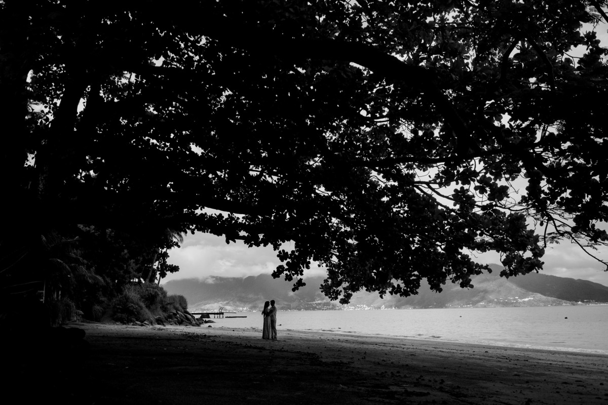 ensaio pós casamento ilhabela -  guest house ilha splendor -  praia da armação - praia do pinto -  ilhabela -  litoral norte - fotografo de casamento ilhabela -  fotos de casamento ilhabela -  casamento ilhabela -  casamento na praia