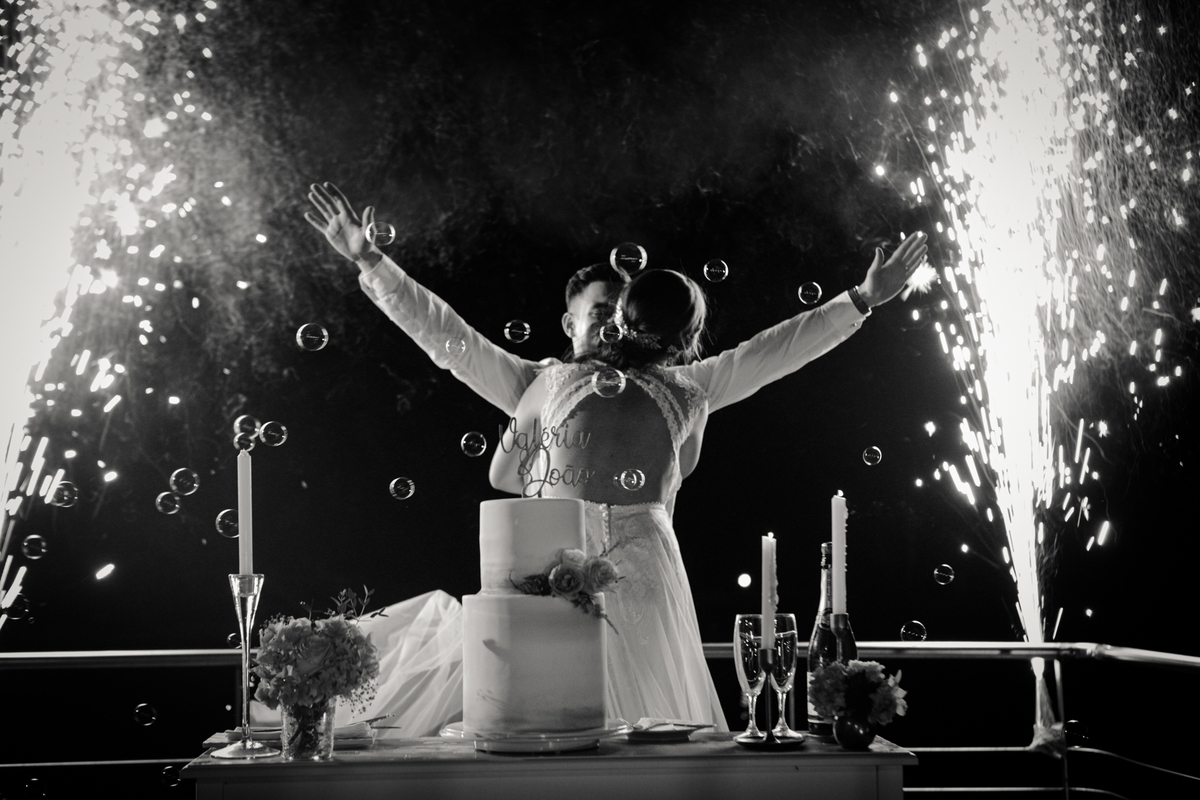 corte do bolo restaurante 