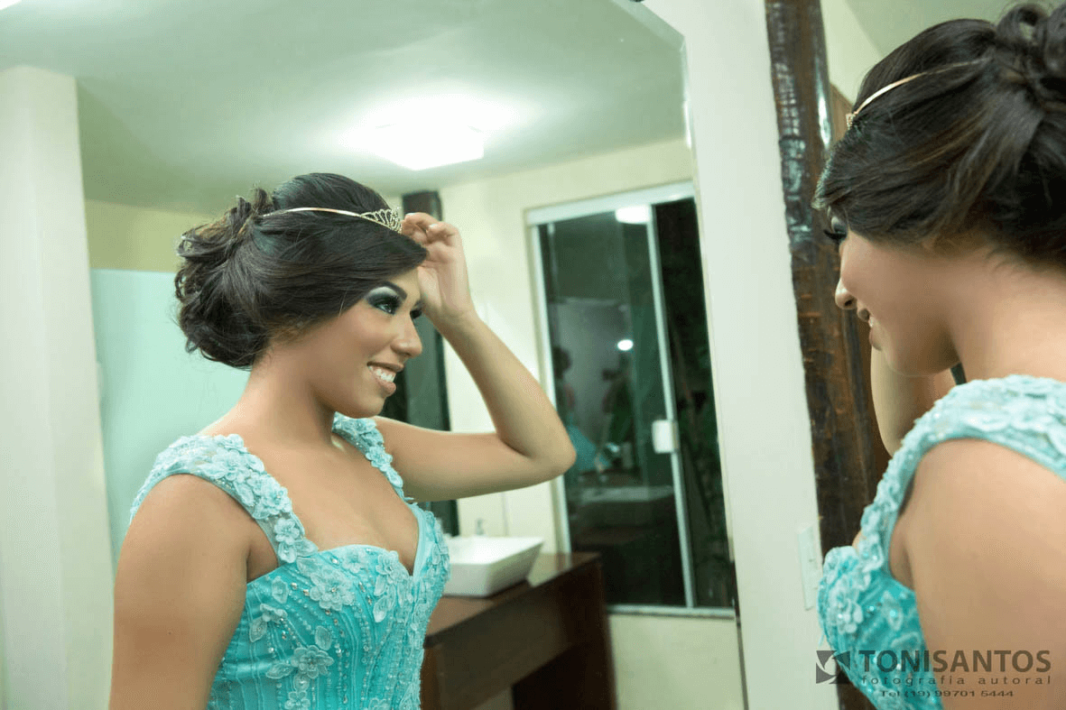 FOTOGRAFIA DE MAKING OF DA ANIVERSARIANTE DE 15 ANOS GIULIA
