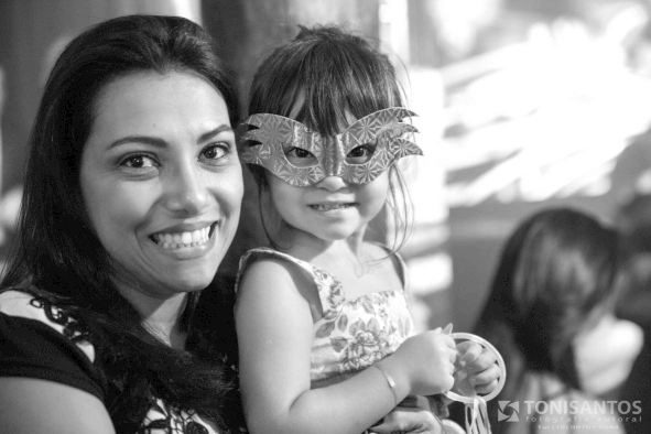 CONVIDADOS SE DIVERTIRAM MUITO NA FESTA DE 15 ANOS DE GIULIA EM VINHEDO SP