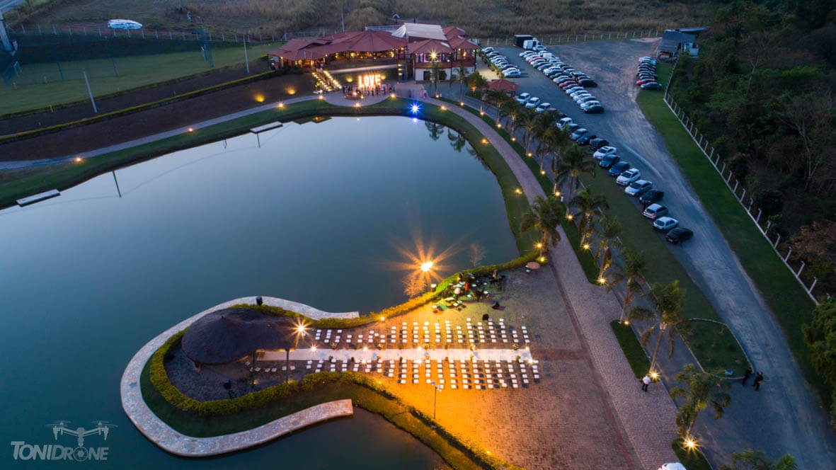 IMAGENS DE DRONE EM CASAMENTO REALIZADO NO ESPACO LAGOA SANTA RITA EM VINBHEDO SAO PAULO SP