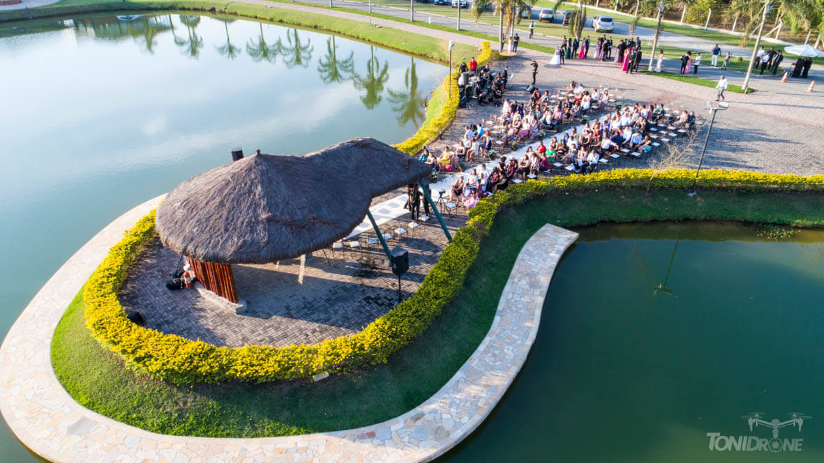 FOTOGRAFIA COM DRONE EM CASAMENTO NO LAGOA SANTA RITA EM VINHEDO SAO PAULO SP