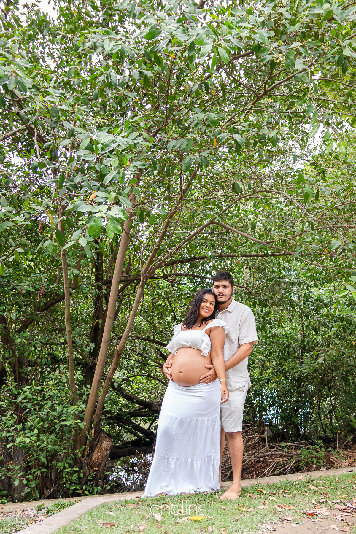 Ensaio gestante no verde em Recife