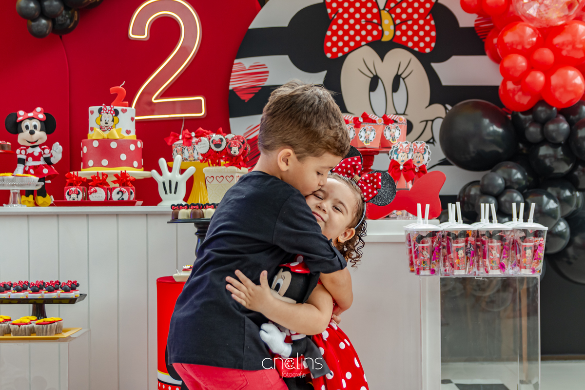 irmãos em aniversário