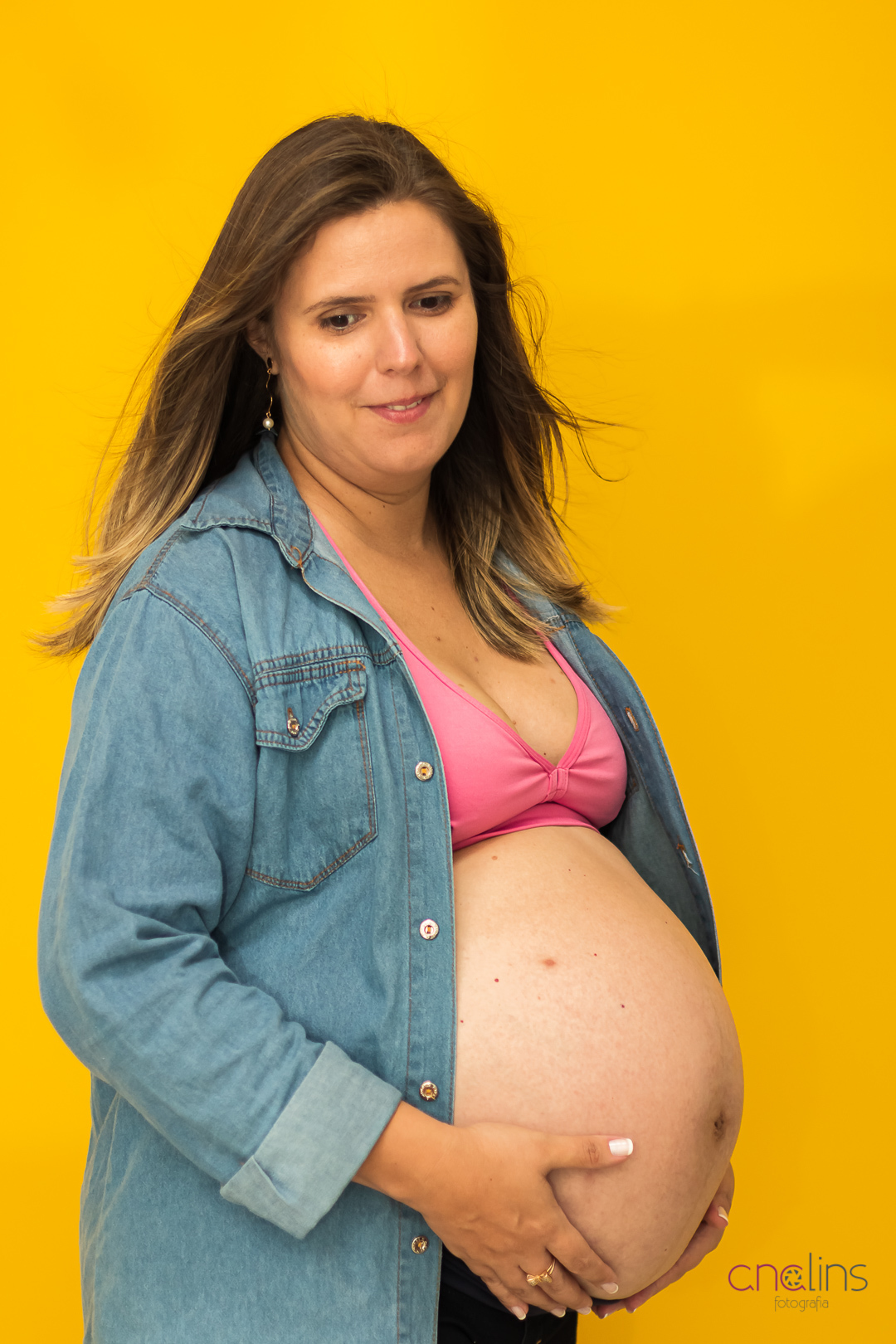 foto gestante com estúdio em casa