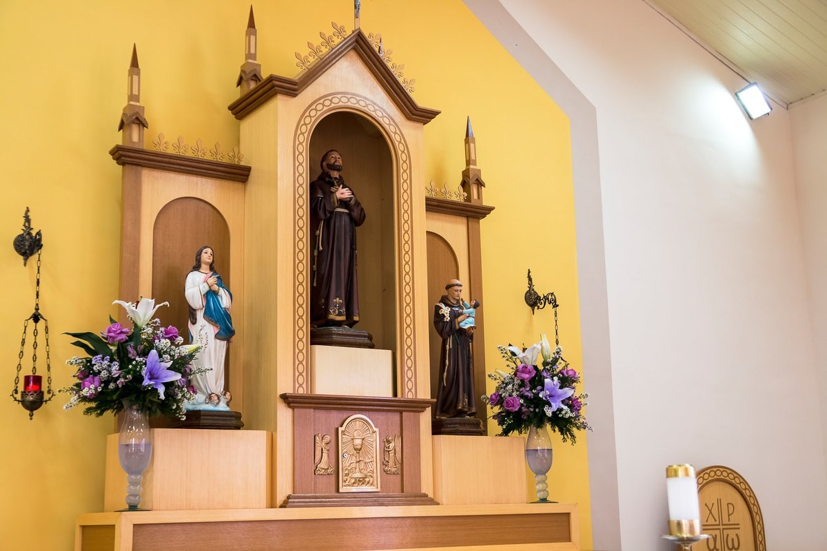 As melhores ideias e inspirações criativas de fotos de casamento na igreja Comunidade São Francisco de Assis - SP