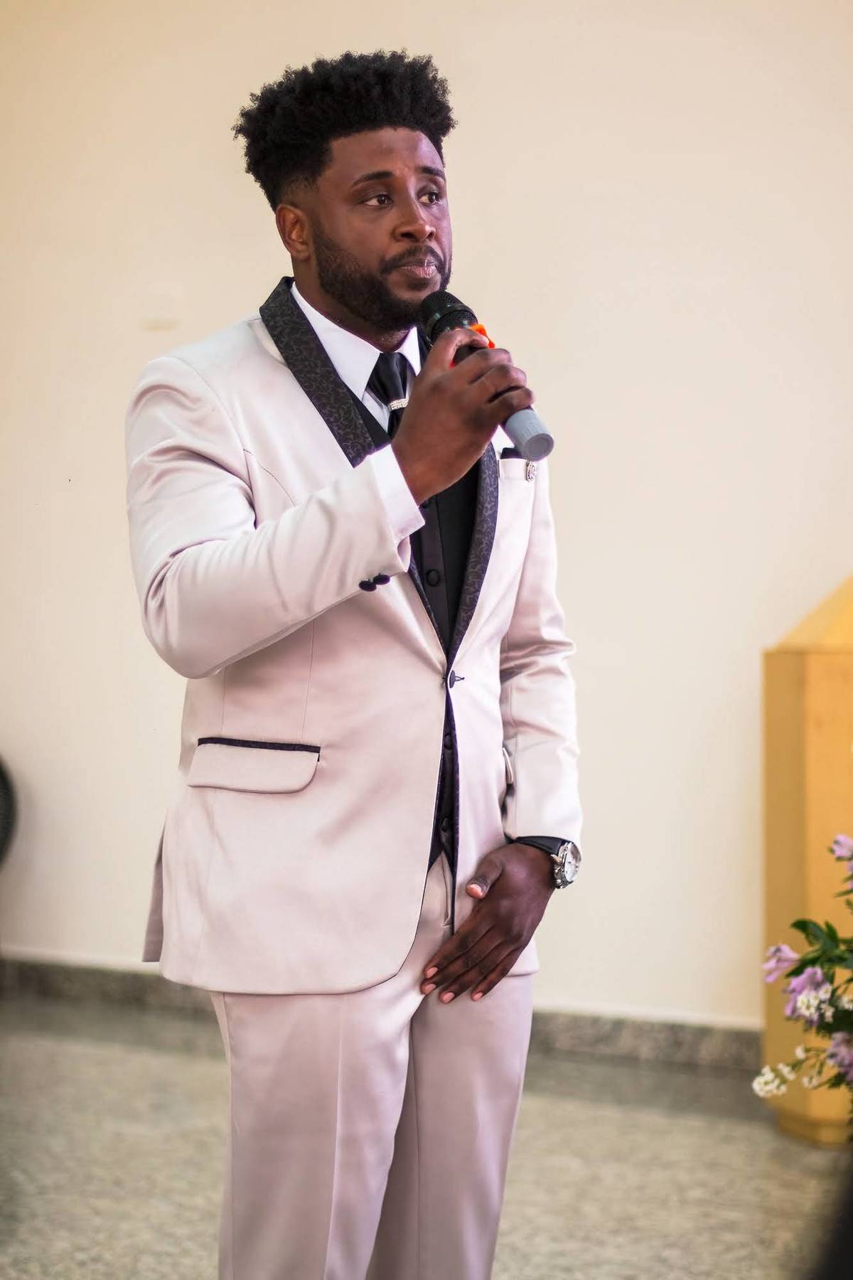 As melhores ideias e inspirações criativas de fotos de casamento na igreja Comunidade São Francisco de Assis - SP