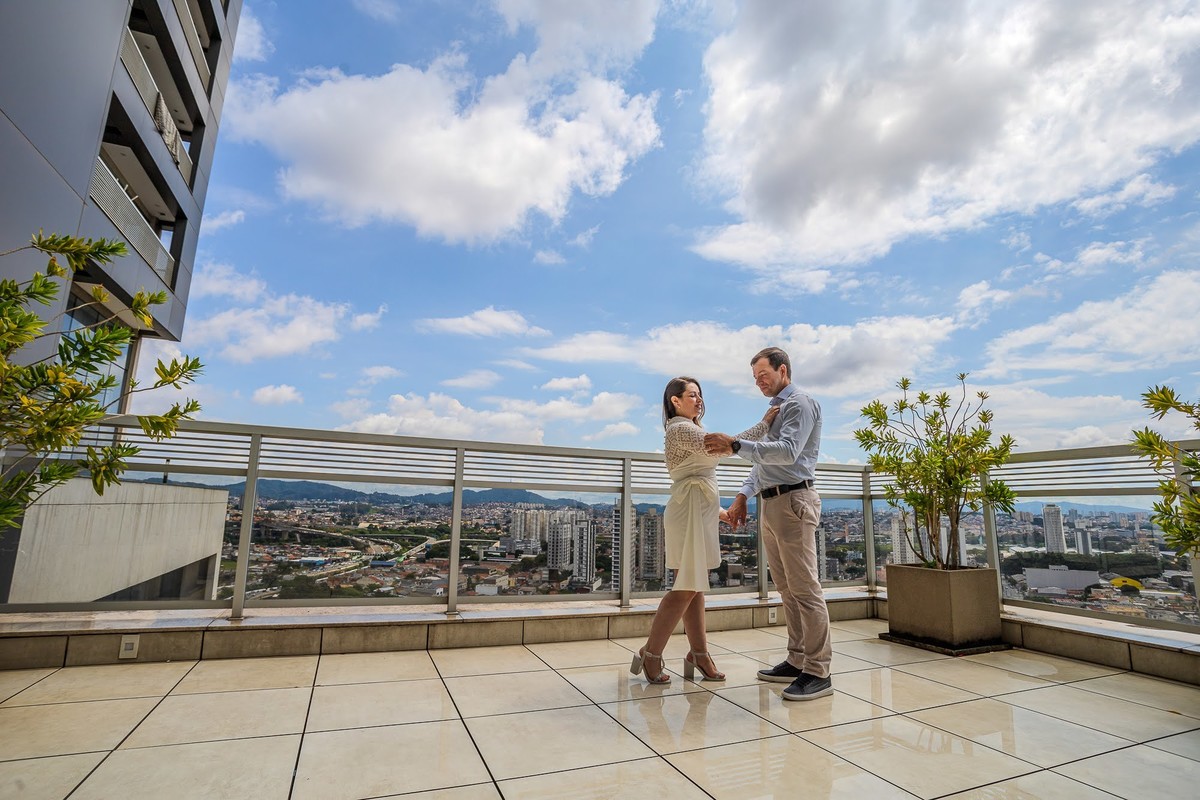 As melhores ideias e inspirações criativas de fotos de pós casamento civil no apartamento 