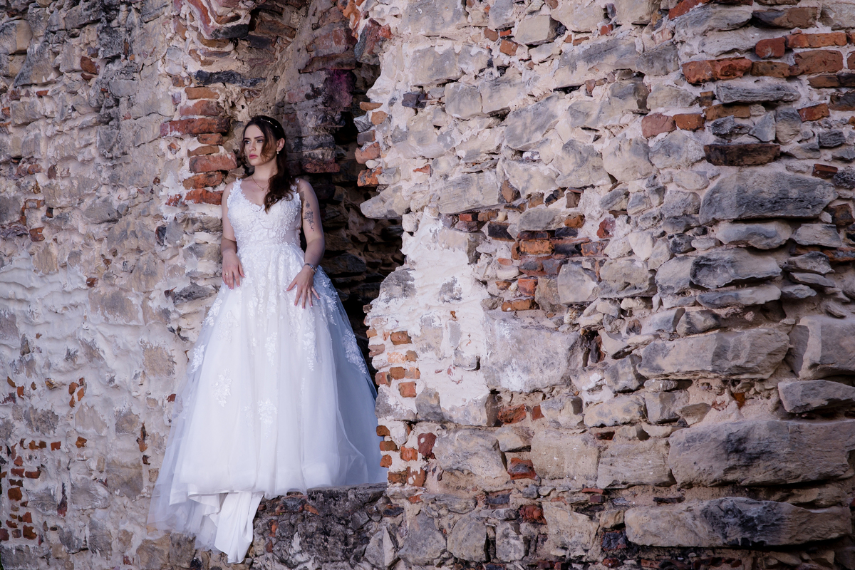 Ensaio noivos no campo