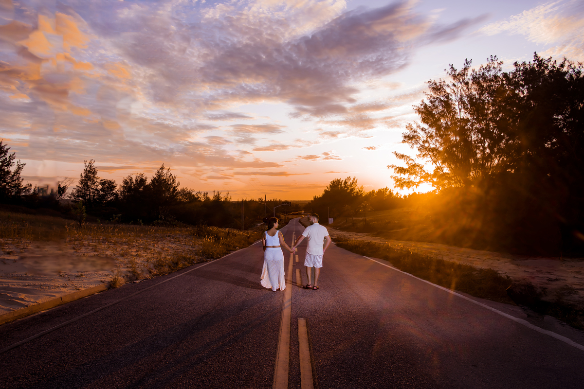 Noivos ao por do sol