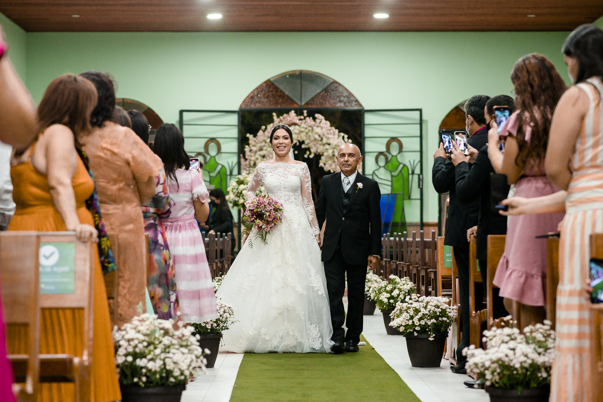 Entrada da noiva na Igreja